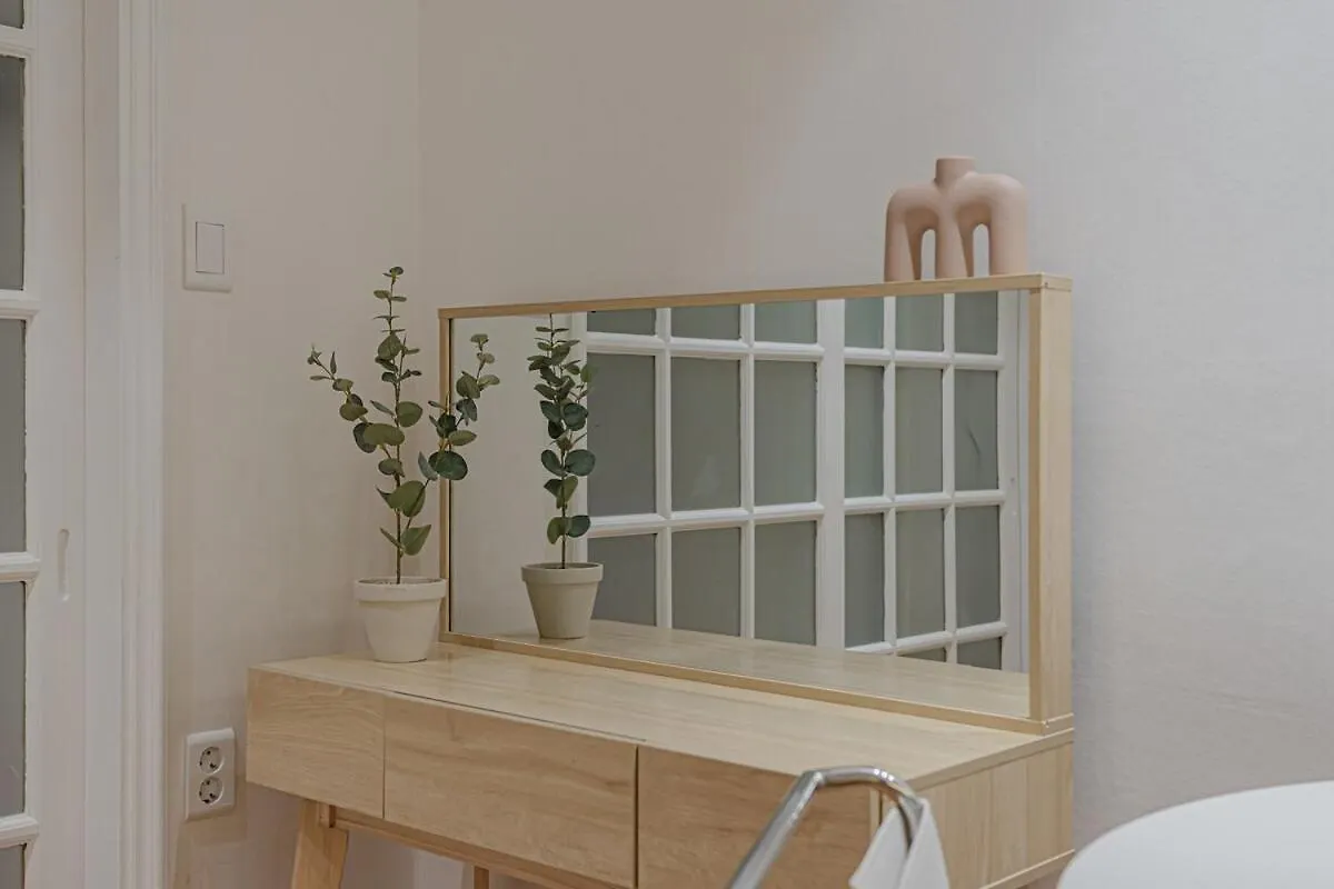301 Apgujeong 2Nd, Studio 1 Bath Queen Bed Seoul Südkorea