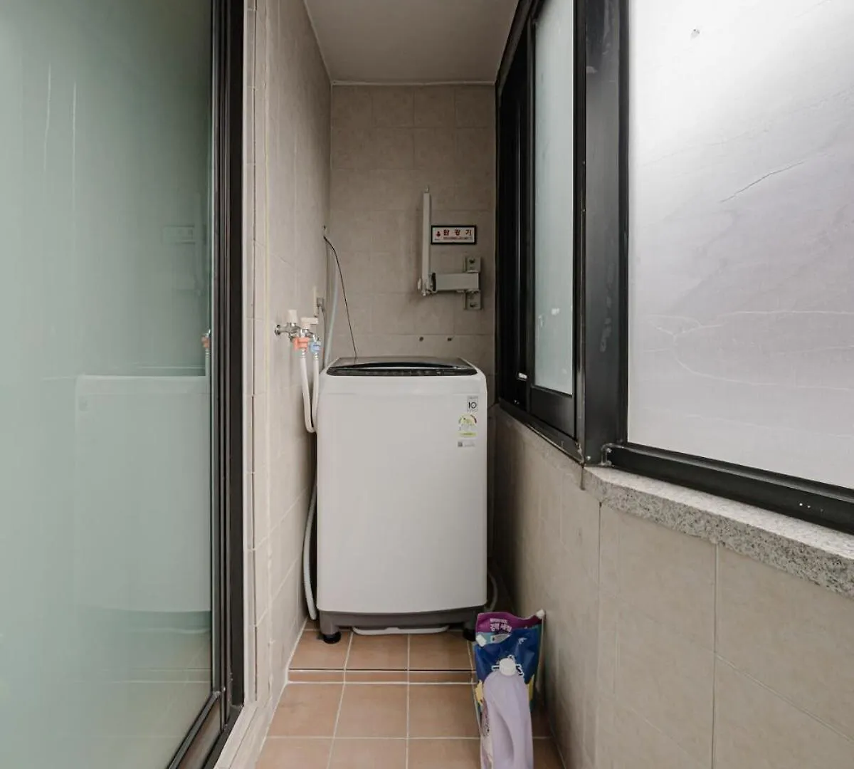 301 Apgujeong 2Nd, Studio 1 Bath Queen Bed Seoul Ferienhaus
