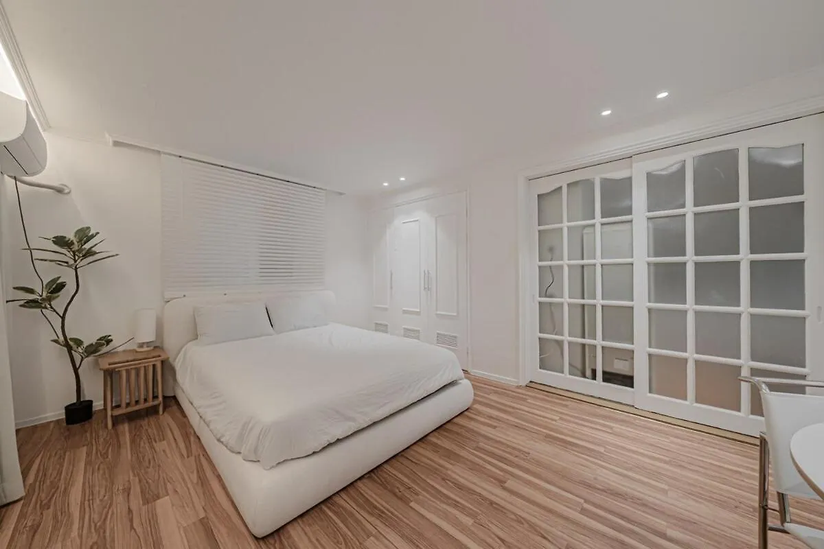 301 Apgujeong 2Nd, Studio 1 Bath Queen Bed Seoul 0*,  Sydkorea