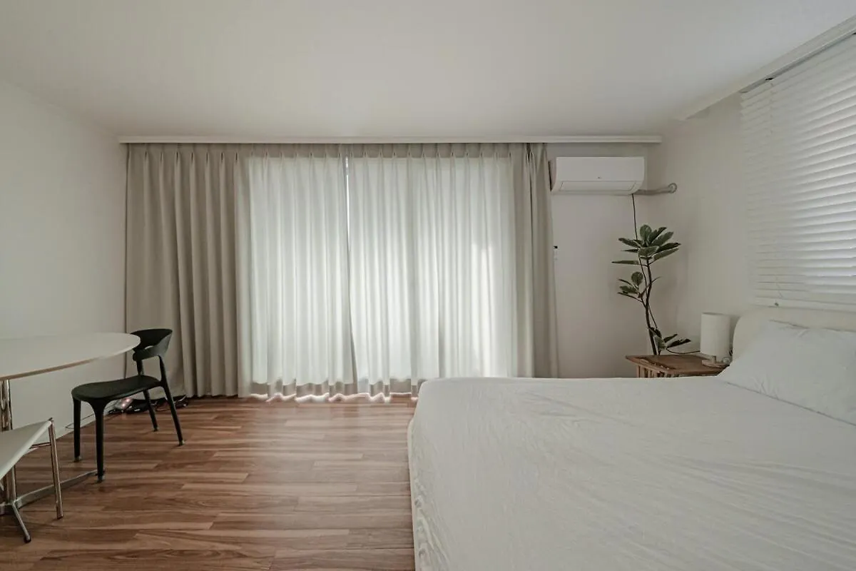 301 Apgujeong 2Nd, Studio 1 Bath Queen Bed Seoul Sydkorea