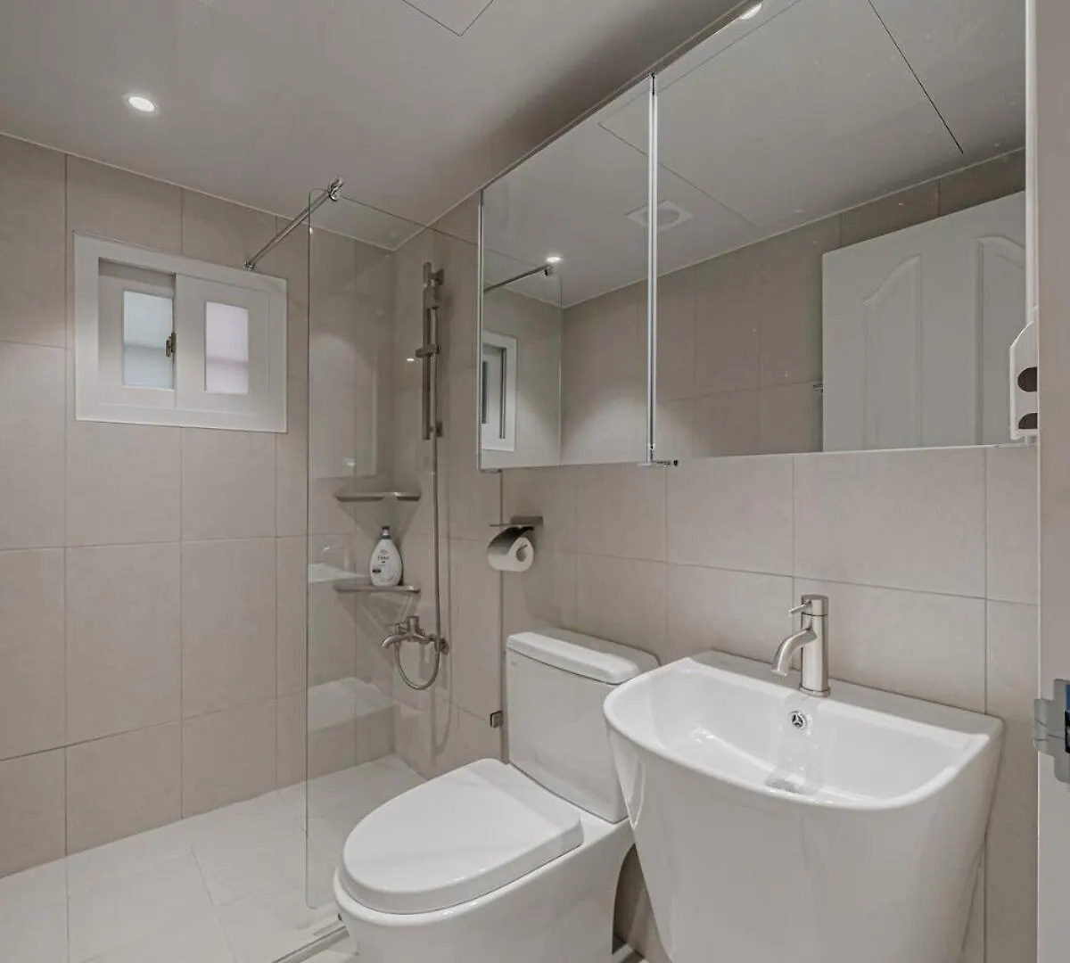 Semesterbostad 301 Apgujeong 2Nd, Studio 1 Bath Queen Bed Seoul Sydkorea