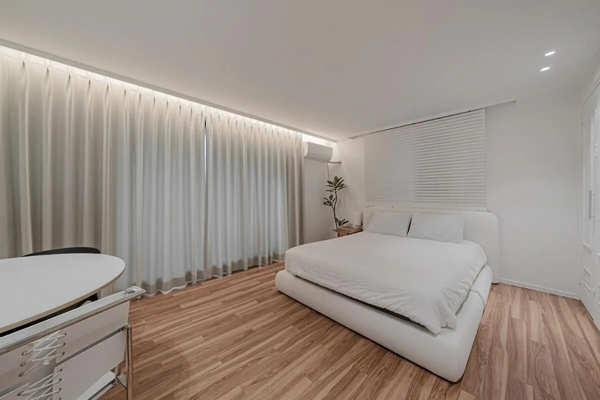 Semesterbostad 301 Apgujeong 2Nd, Studio 1 Bath Queen Bed Seoul
